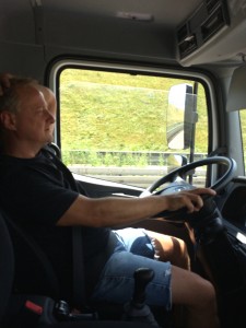 Der Job bedeutet auch viel im Auto sitzen, unterwegs sein. "Immer schön in Bewegung bleiben" ist mein Motto.